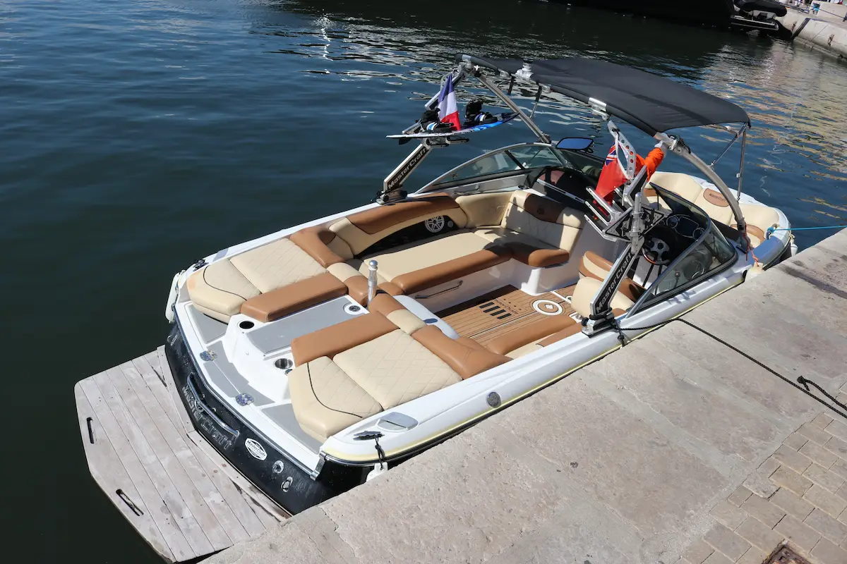 mastercraft-x25-ponton-saint-tropez.webp